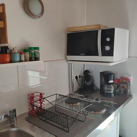 Maisonnette Avec Terrasse Et Place De Parking *