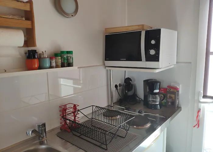 Maisonnette Avec Terrasse Et Place De Parking *