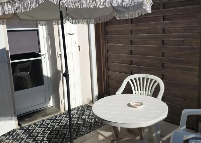 Maisonnette Avec Terrasse Et Place De Parking *