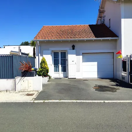 Maisonnette Avec Terrasse Et Place De Parking *