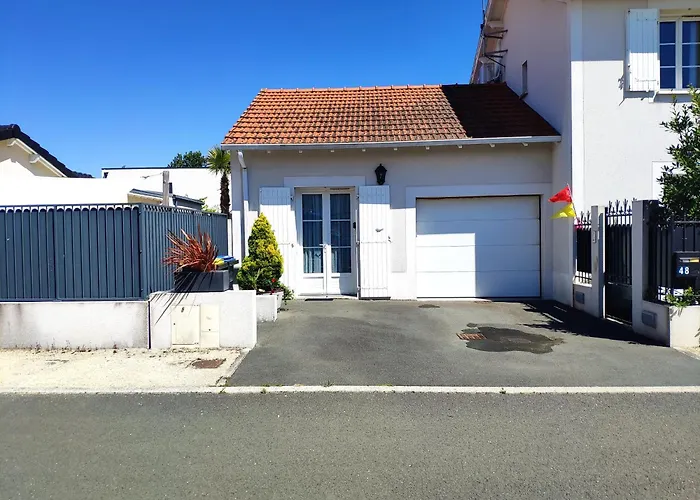 Maisonnette Avec Terrasse Et Place De Parking *
